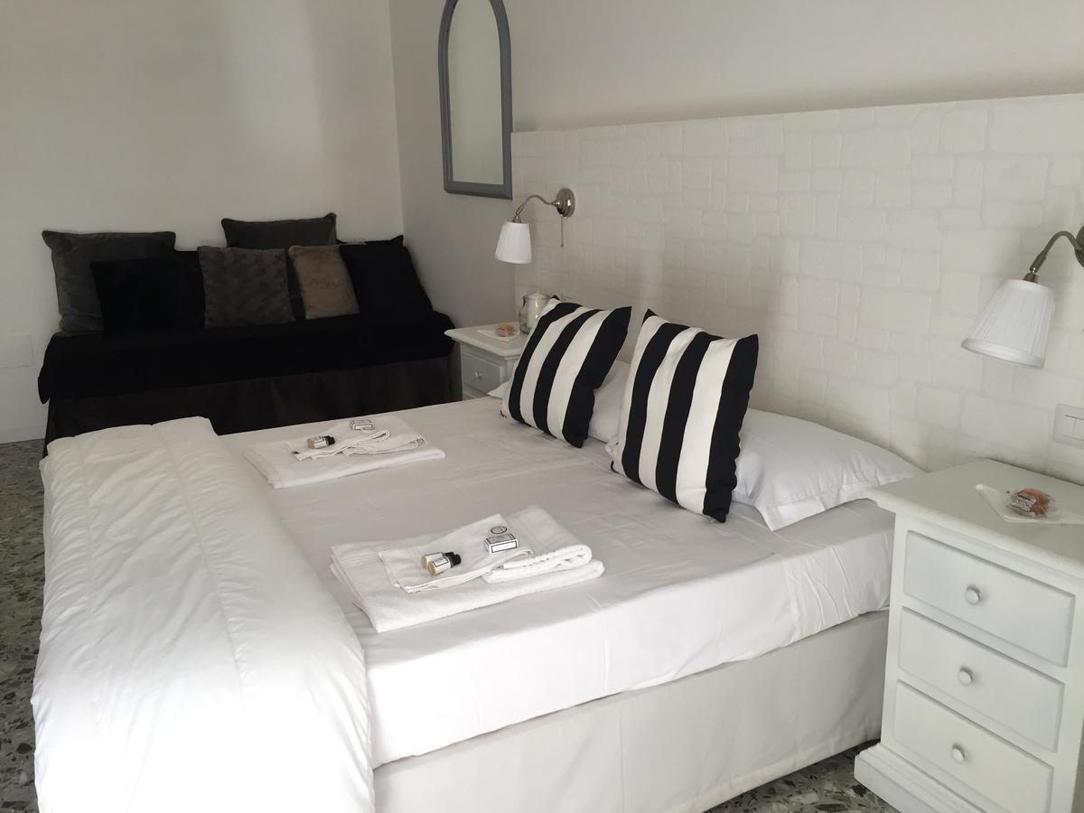 Chiaia House Bed and Breakfast Napels Buitenkant foto